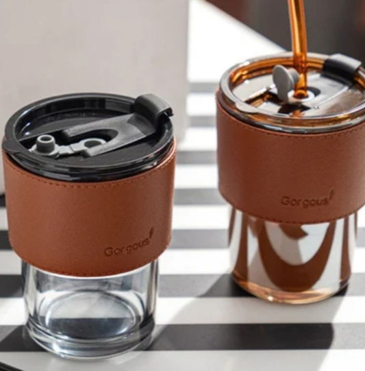 Tumbler cup with straw